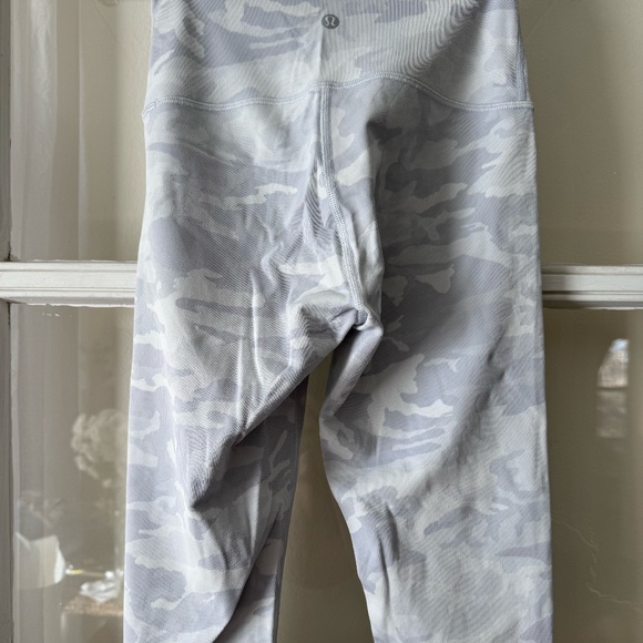 Lululemon Camo Wunder Under Leggings 23" - Picture 4 of 4
